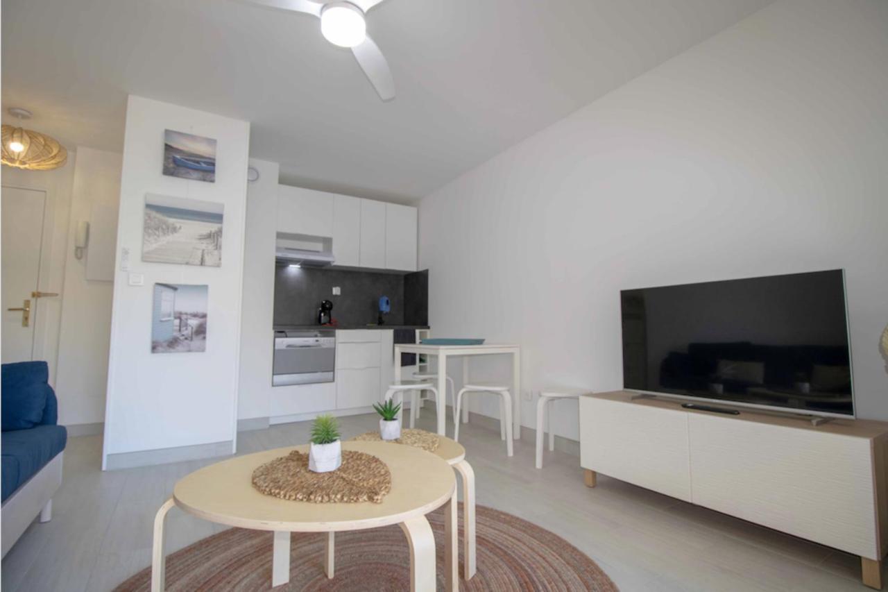 Bright Apt Of 32 M Renovated Near Town Фрежюс Экстерьер фото
